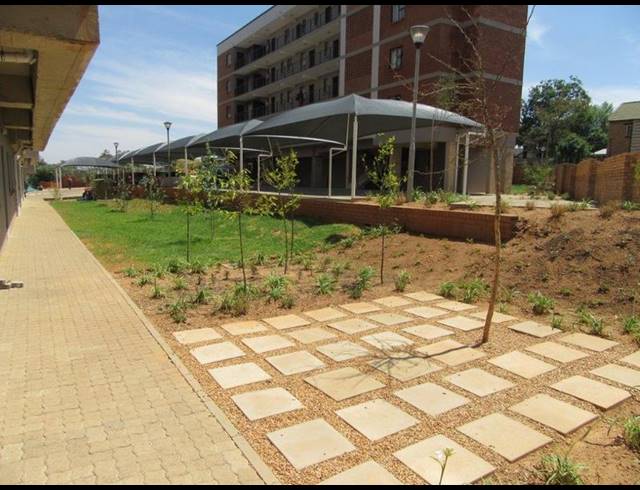 2 BEDROOM PROPERTY TO RENT IN DIE HOEWES